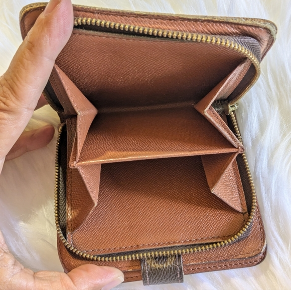 Louis Vuitton Monogram Canvas Compact Wallet MI0919 - Picture 5 of 10